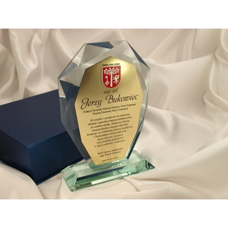 Trofeum szklane w etui - MILO plus laminat grawerski