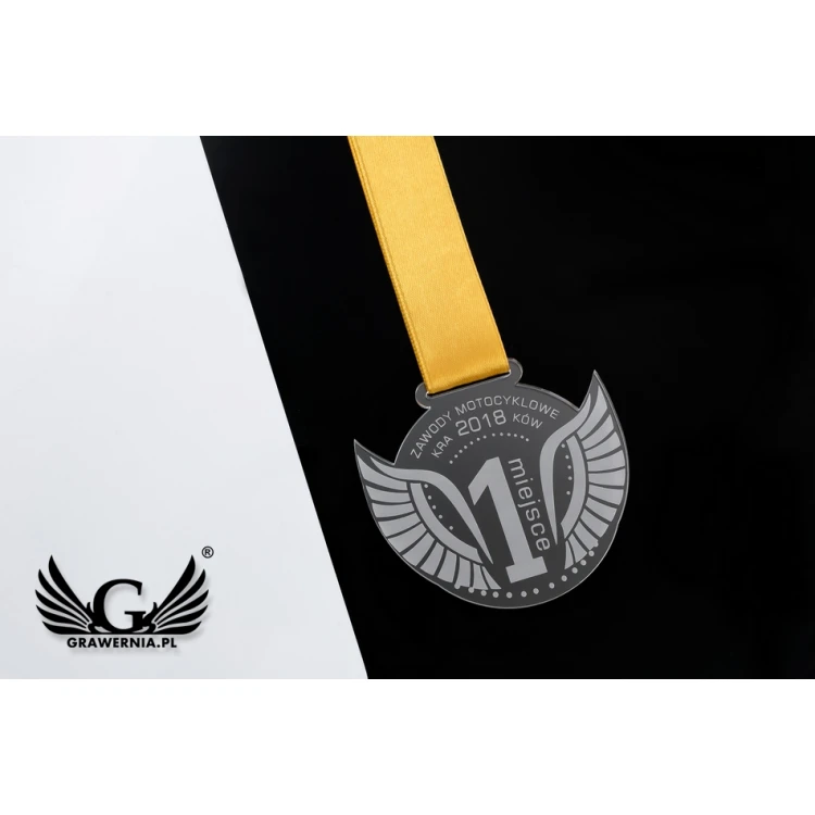 Medal akrylowy grawerowany laserem - wymiary: 82x67mm - gr. 3mm - MGR041