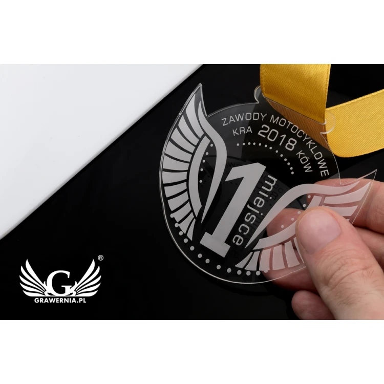 Medal akrylowy grawerowany laserem - wymiary: 82x67mm - gr. 3mm - MGR041