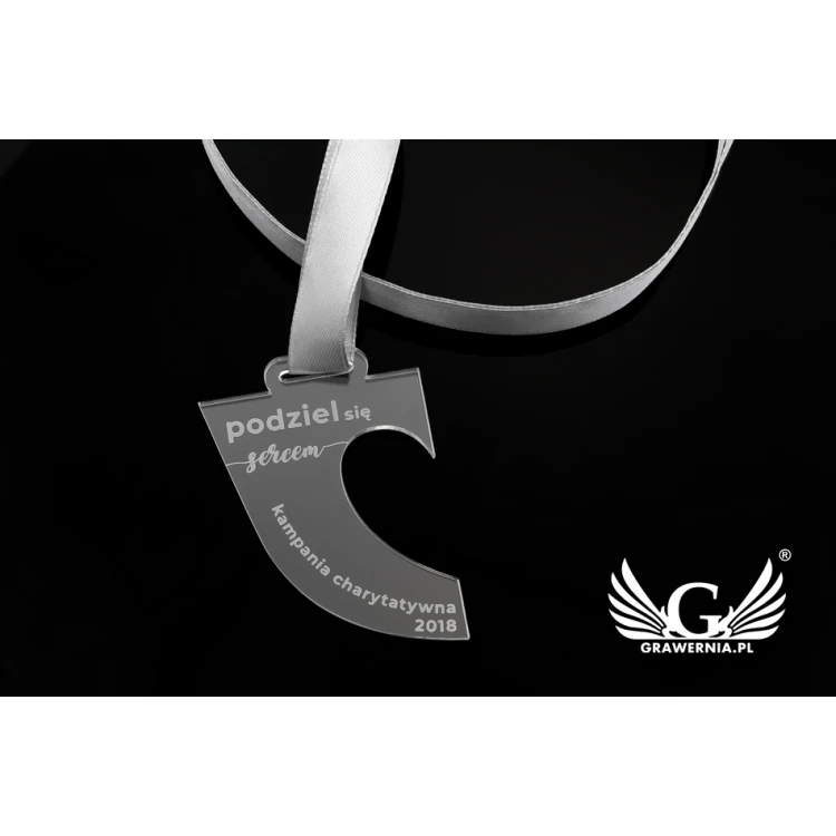 Medal akrylowy grawerowany laserem - wymiary: 45x55mm - gr. 3mm - MGR050