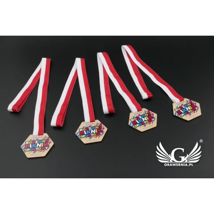 Medal drewniany druk UV - wymiary: 64x54mm - MGR078 