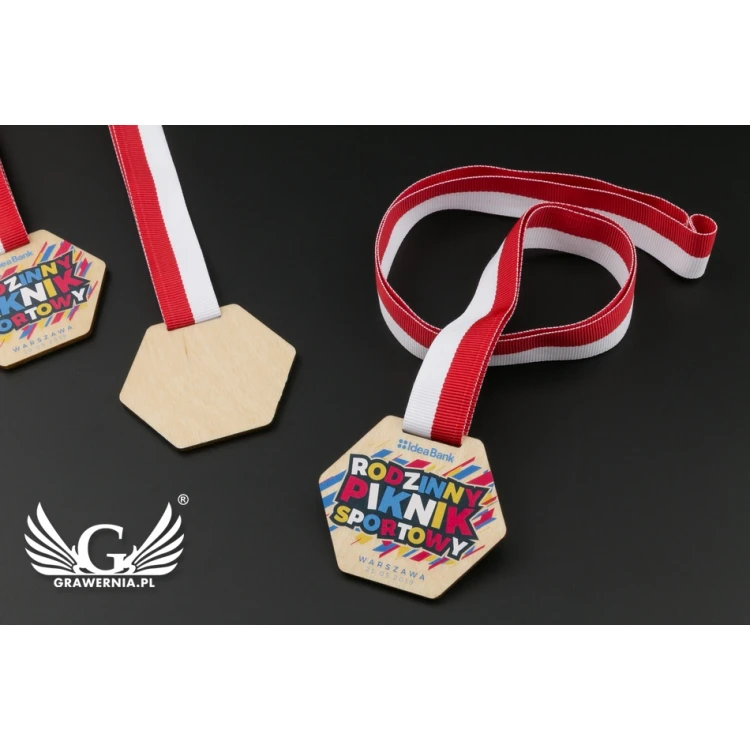 Medal drewniany druk UV - wymiary: 64x54mm - MGR078 