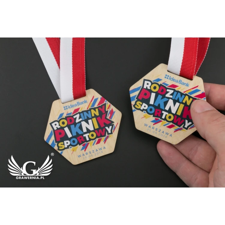 Medal drewniany druk UV - wymiary: 64x54mm - MGR078 