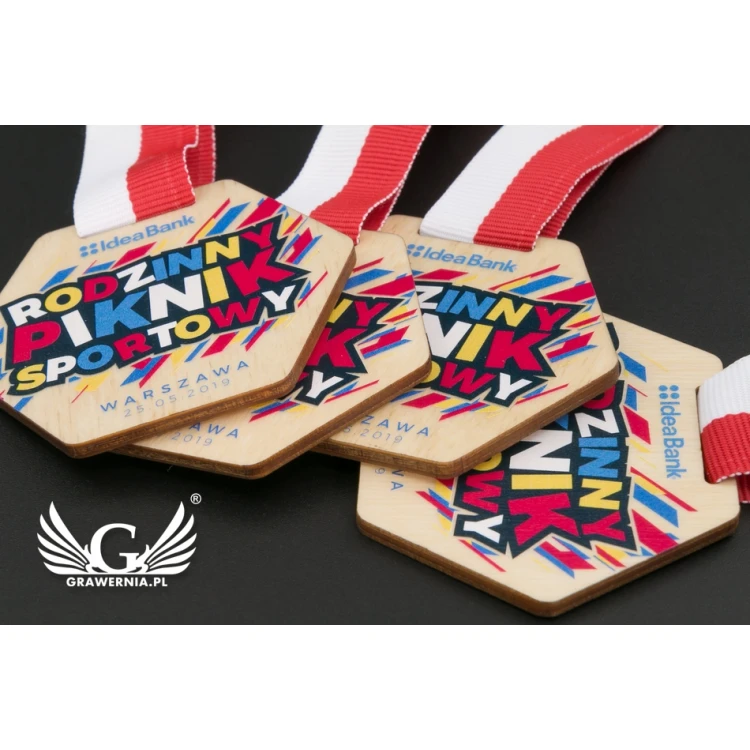 Medal drewniany druk UV - wymiary: 64x54mm - MGR078 