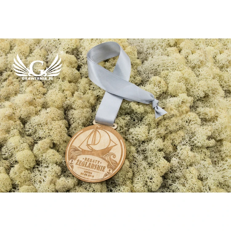 Medal drewniany grawerowany laserem - średnica: 80mm - gr. 3mm - MGR031