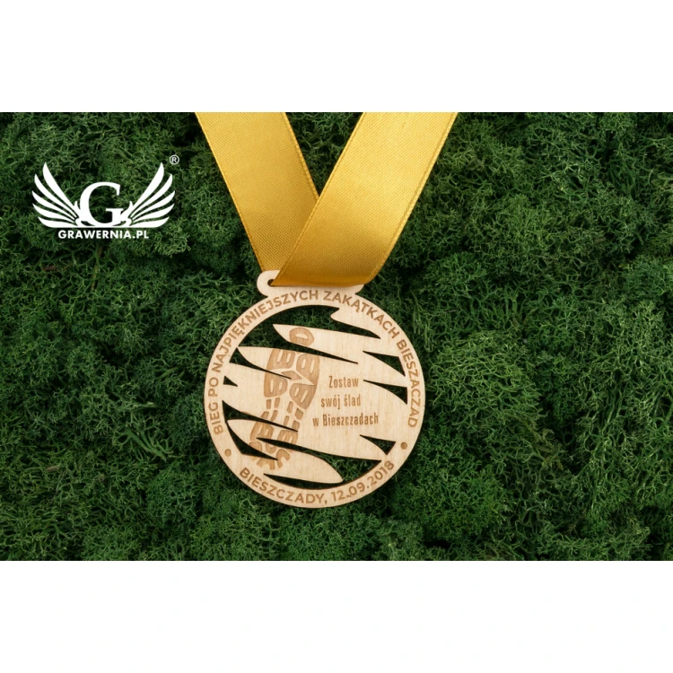 Medal drewniany grawerowany laserem - średnica: 70mm - gr. 3mm - MGR033