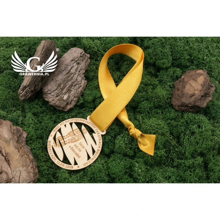 Medal drewniany grawerowany laserem - średnica: 70mm - gr. 3mm - MGR033