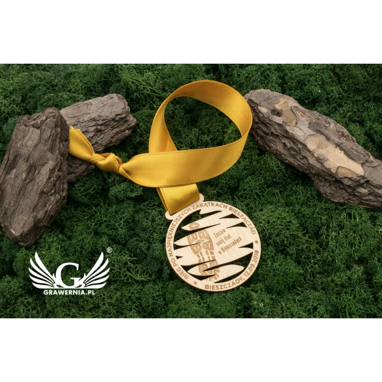 Medal drewniany grawerowany laserem - średnica: 70mm - gr. 3mm - MGR033