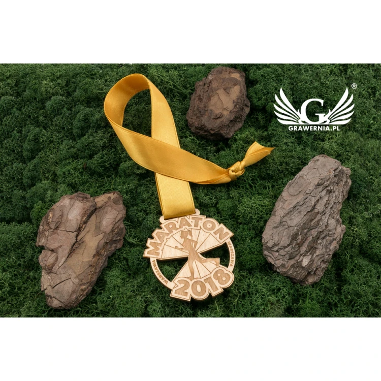 Medal drewniany grawerowany laserem - wymiary: 75x74mm - gr. 3mm - MGR034