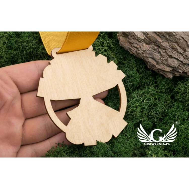 Medal drewniany grawerowany laserem - wymiary: 75x74mm - gr. 3mm - MGR034