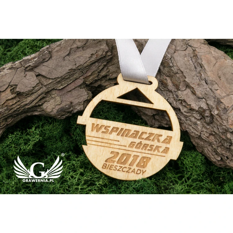 Medal drewniany grawerowany laserem - wymiary: 55x50mm - gr. 3mm - MGR036