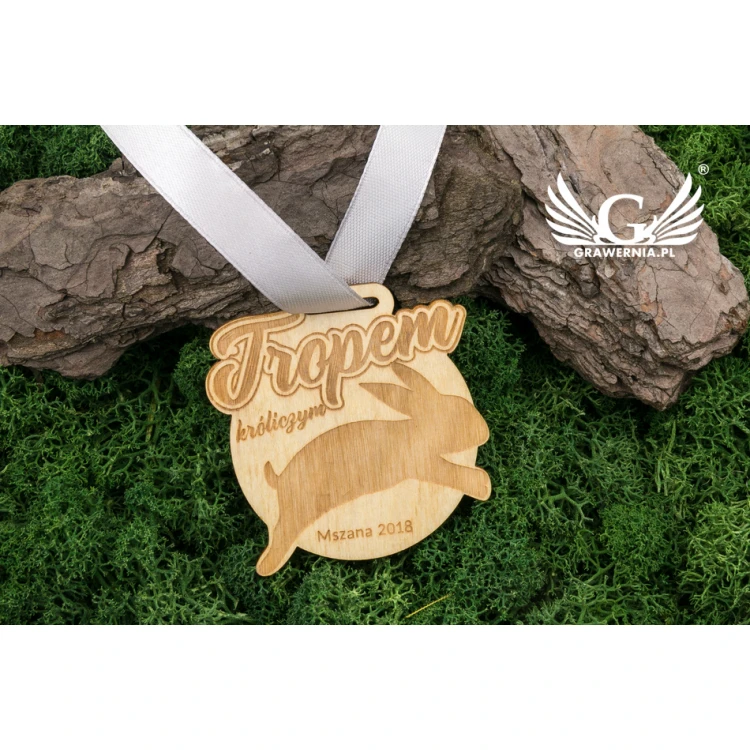 Medal drewniany grawerowany laserem - wymiary: 56x54mm - gr. 3mm - MGR037