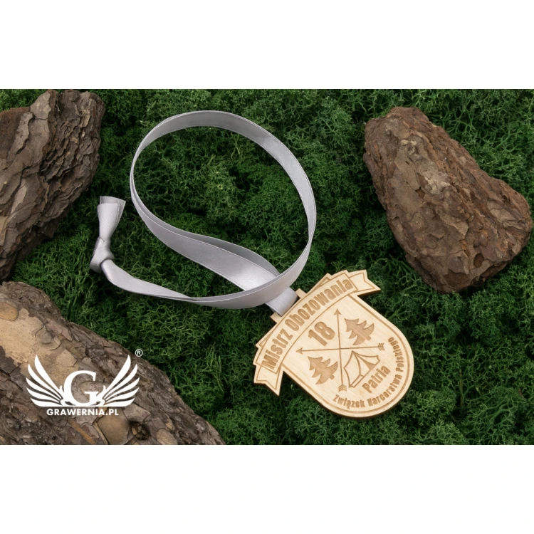Medal drewniany grawerowany laserem - wymiary: 70x62mm - gr. 3mm - MGR038