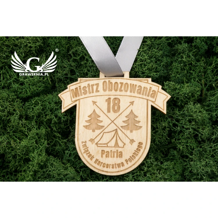 Medal drewniany grawerowany laserem - wymiary: 70x62mm - gr. 3mm - MGR038