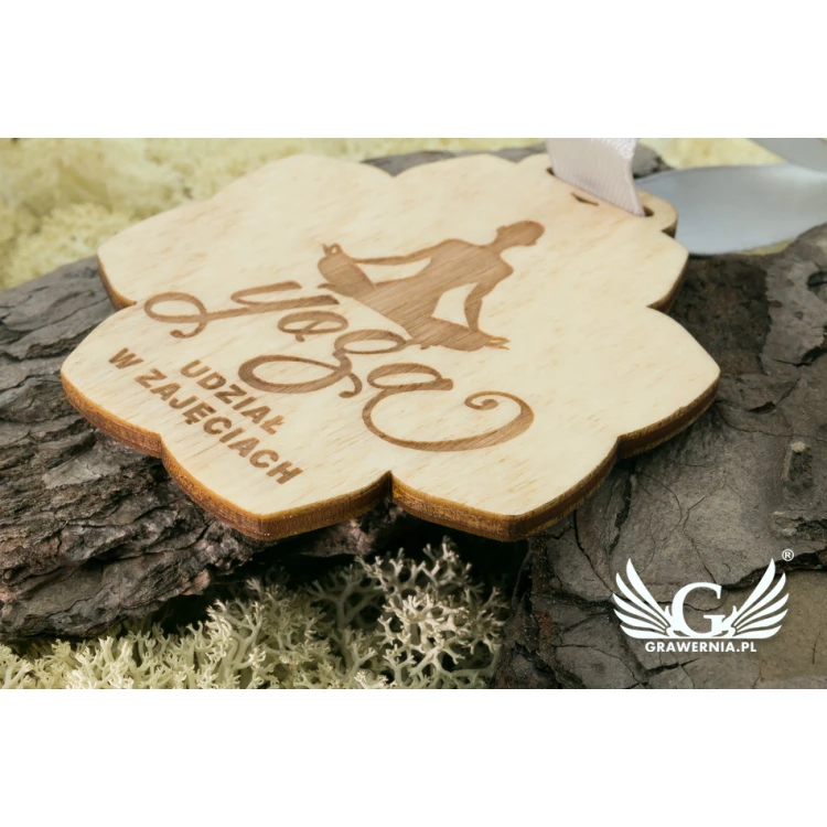 Medal drewniany grawerowany laserem - wymiary: 62x62mm - gr. 3mm - MGR039