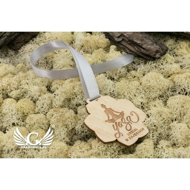 Medal drewniany grawerowany laserem - wymiary: 62x62mm - gr. 3mm - MGR039