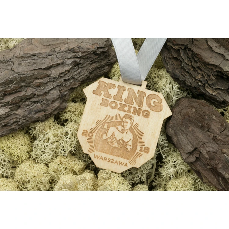 Medal drewniany grawerowany laserem - wymiary: 60x58mm - gr. 3mm - MGR040