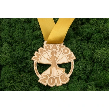 Medal drewniany grawerowany laserem - wymiary: 75x74mm - gr. 3mm - MGR034