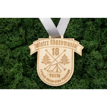 Medal drewniany grawerowany laserem - wymiary: 70x62mm - gr. 3mm - MGR038
