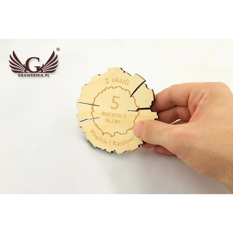  Medal drewniany na 5 rocznicę ślubu (drewnianą) w kasecie z drewna - kolor jasny - MGR011