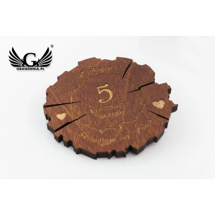 Medal drewniany na 5 rocznicę ślubu (drewnianą) w kasecie z drewna - kolor ciepły brąz - MGR009
