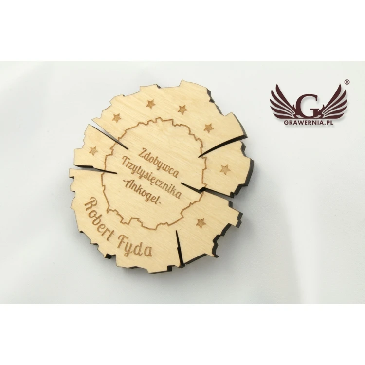 Medal drewniany na każdą okazję w kasecie z drewna - kolor jasny - MGR012