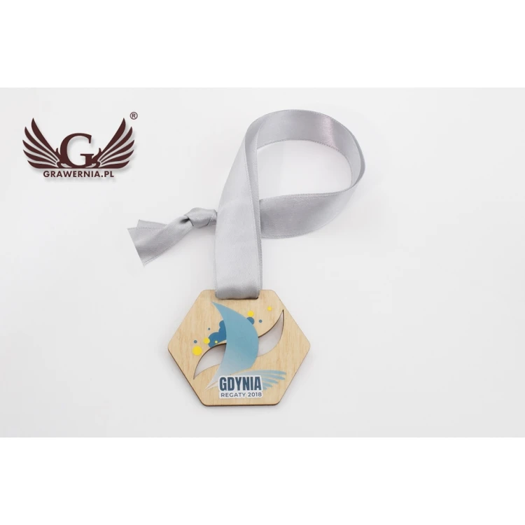 Medal drewniany druk UV - Marina - wymiar: 79x66mm - MGR060