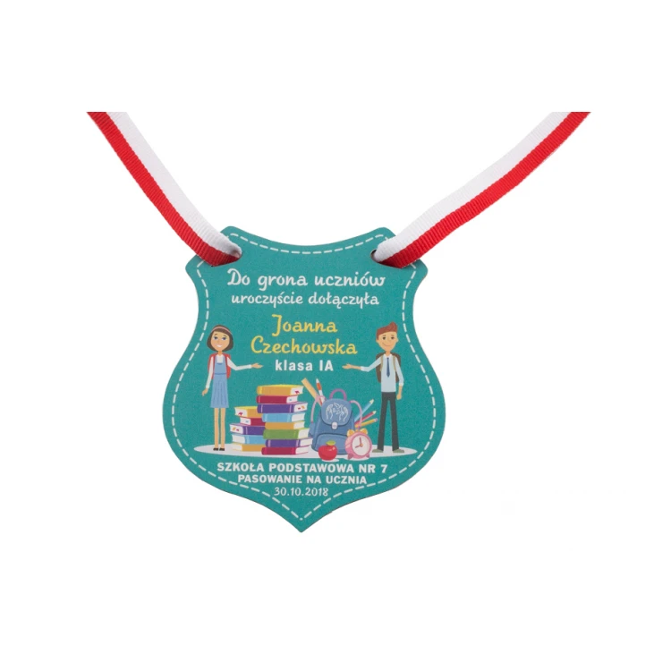Medal drewniany tarcza - pasowanie na ucznia - wym. 80x90mm - druk UV - MGR026