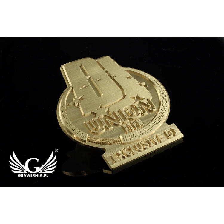 Medal mosiężny w drewnianej kasetce z grawerem - średnica 70mm