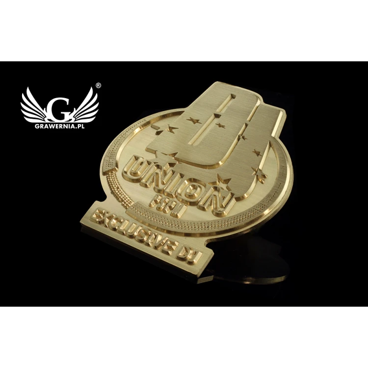 Medal mosiężny w drewnianej kasetce z grawerem - średnica 70mm