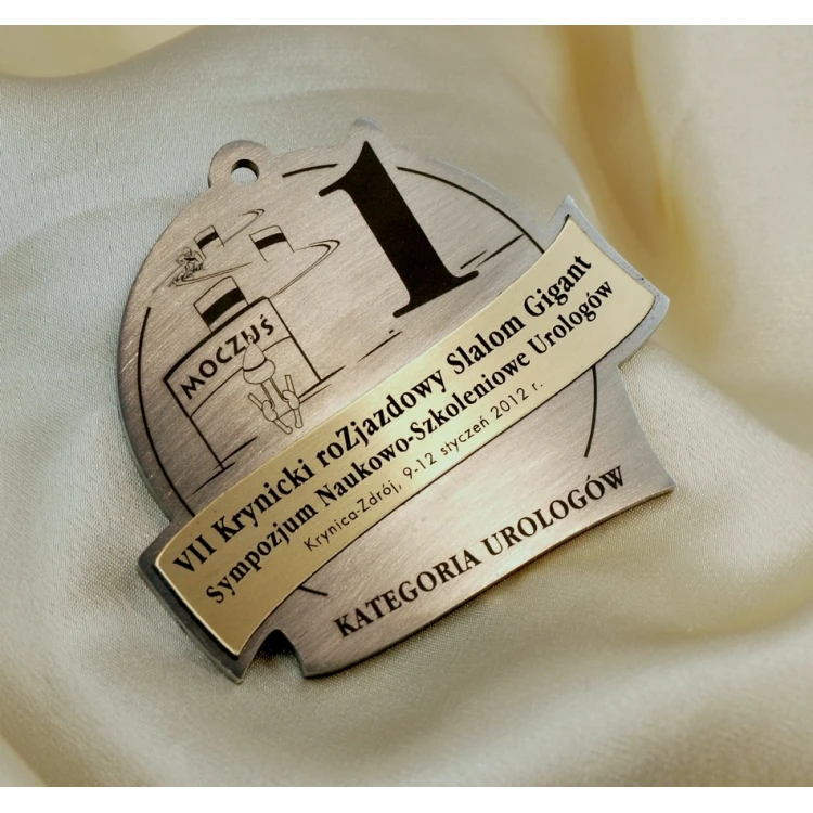 Medal stalowy o wymiarach 75x87mm