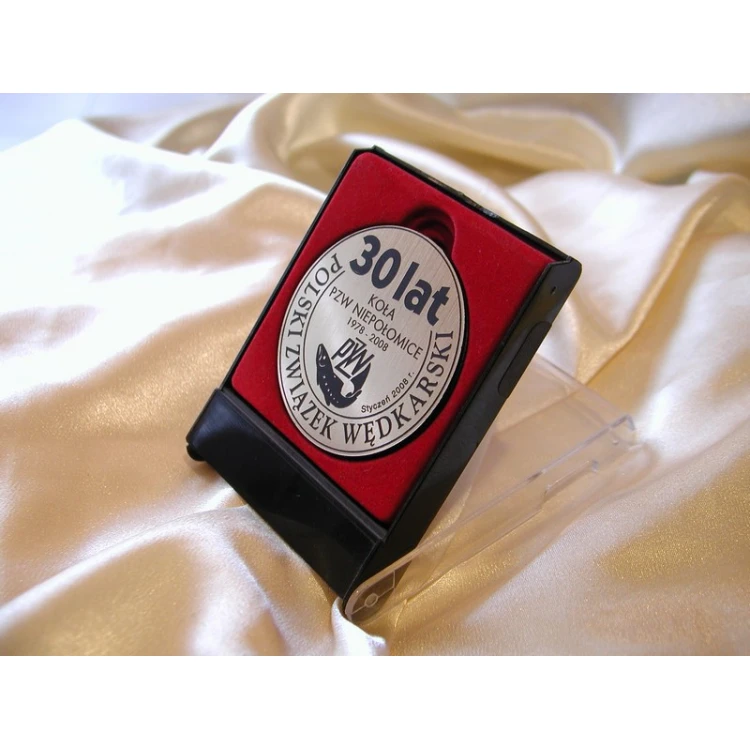 Medal metalizowany w czerwonym etui