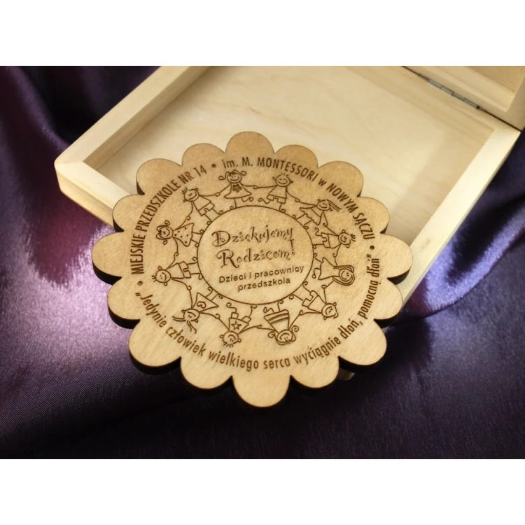 Medal w kasetce z personalizacją oraz dowolnymi grawerami grafiki i treści - MGR008