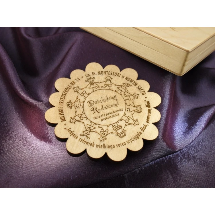 Medal w kasetce z personalizacją oraz dowolnymi grawerami grafiki i treści - MGR008