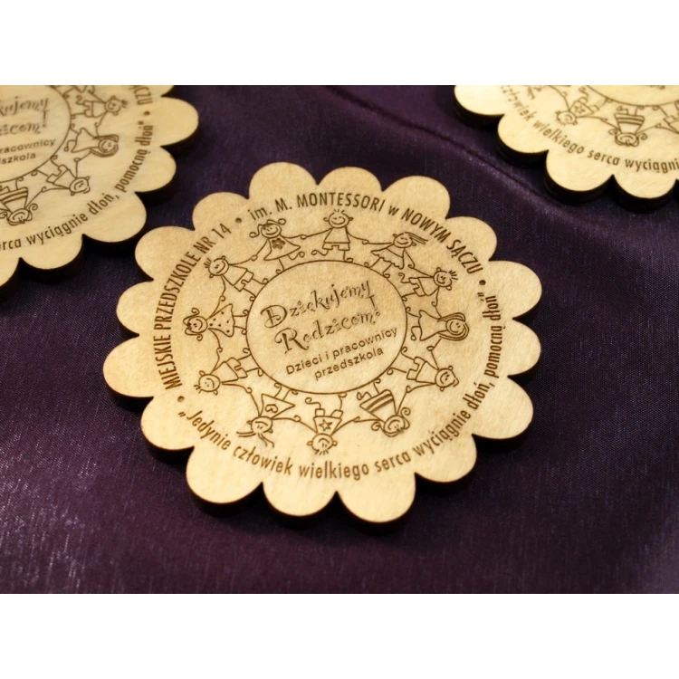 Medal w kasetce z personalizacją oraz dowolnymi grawerami grafiki i treści - MGR008