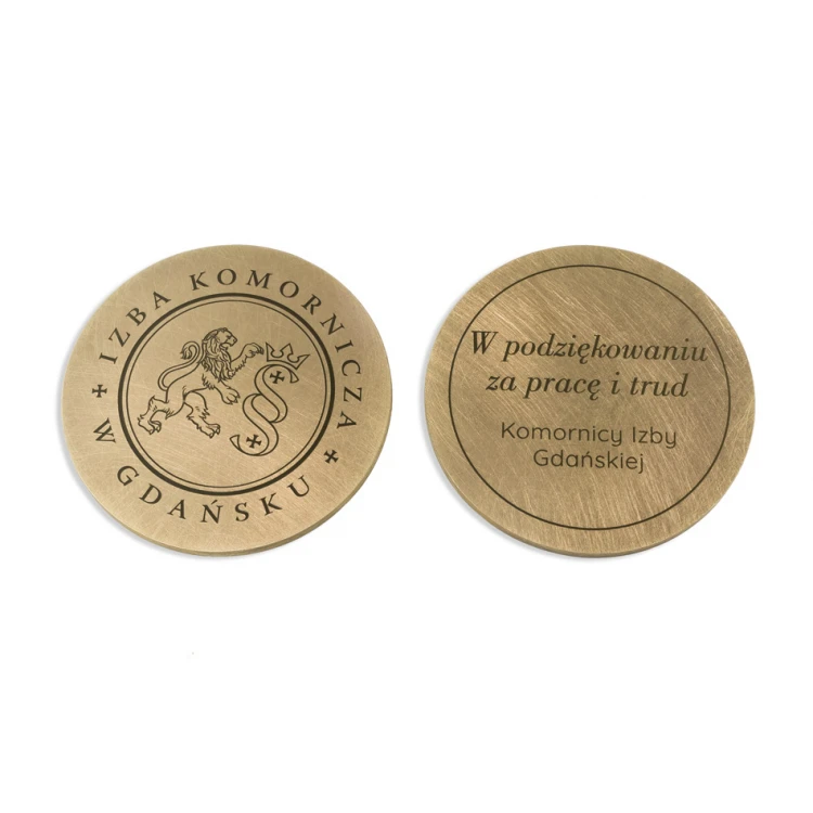 Medal z mosiądzu w kasetce drewnianej