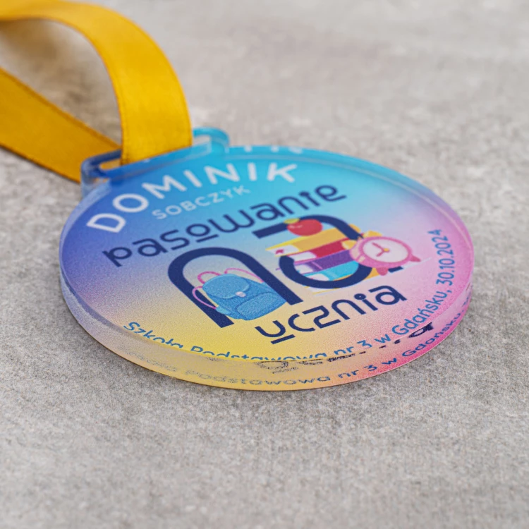 Medal pasowanie na ucznia - akryl transparentny gr. 5mm - śr. 60mm - MGR115