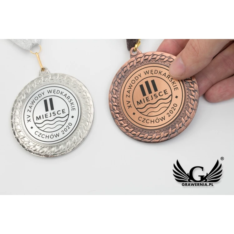 Medale metalowe z grawerowanym emblematem - średnica 70mm - MMC2072