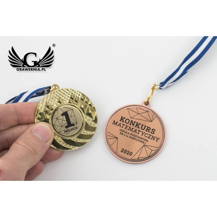 Medale metalowe z grawerowanym emblematem - średnica 50mm - MMC0150