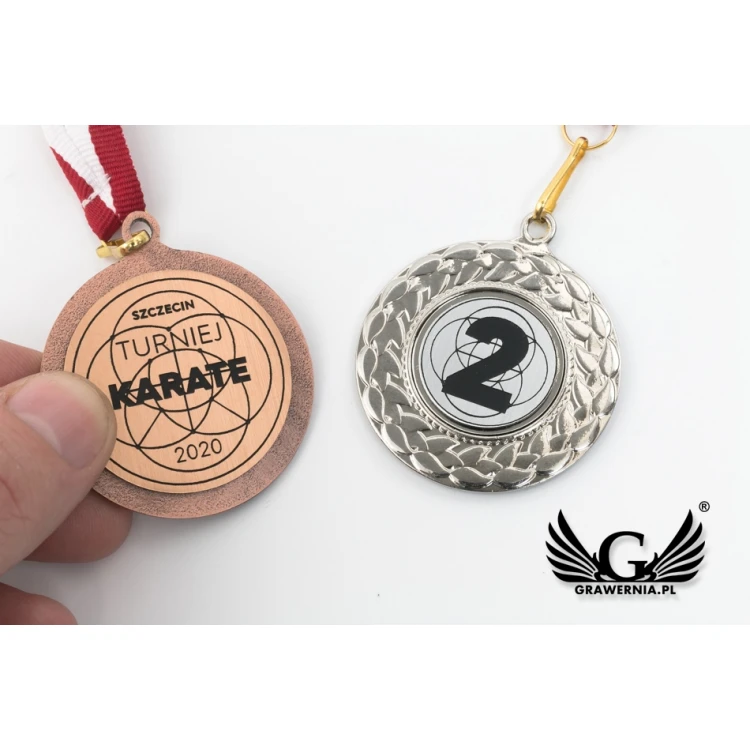 Medale metalowe z grawerowanym emblematem - średnica 45mm - MMC3045