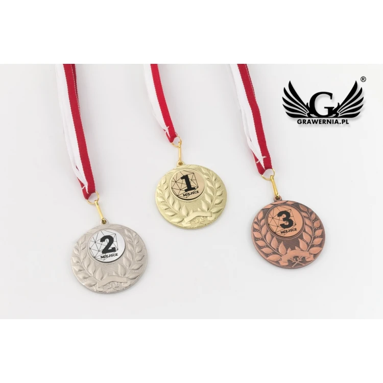 Medale metalowe z grawerowanym emblematem - średnica 50mm - MMC1750