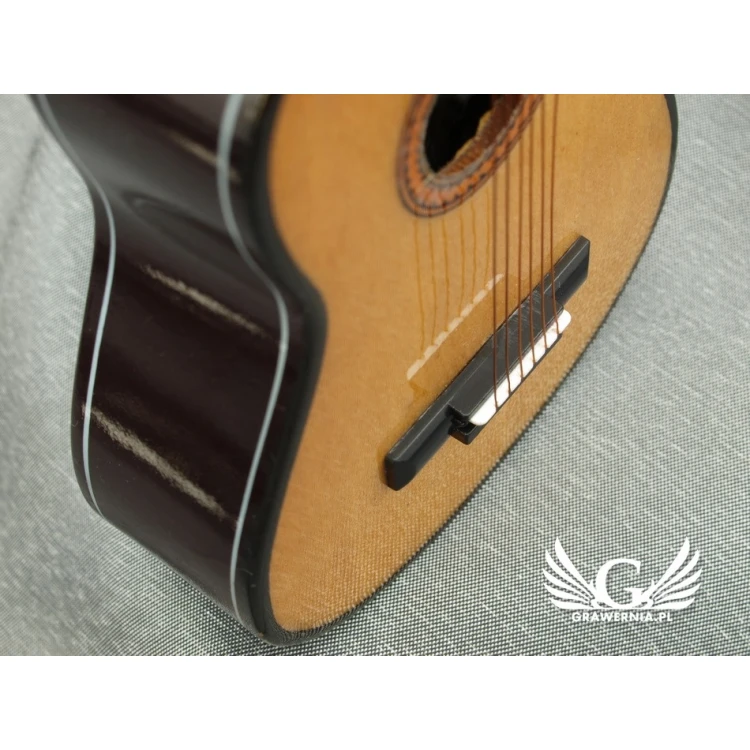 Mini gitara klasyczna z pozytywką - jasna - model MGT4