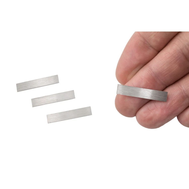 Tabliczki stalowe szczotkowane z Twoim grawerem - wym. 25x5x1mm - TAB118