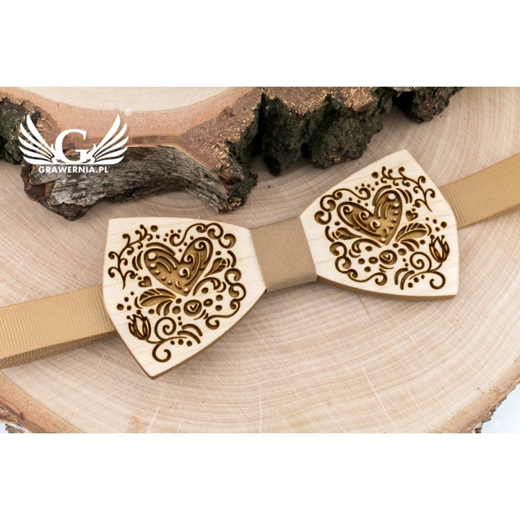 Mucha drewniana - Love - drewno klonowe - MDR059