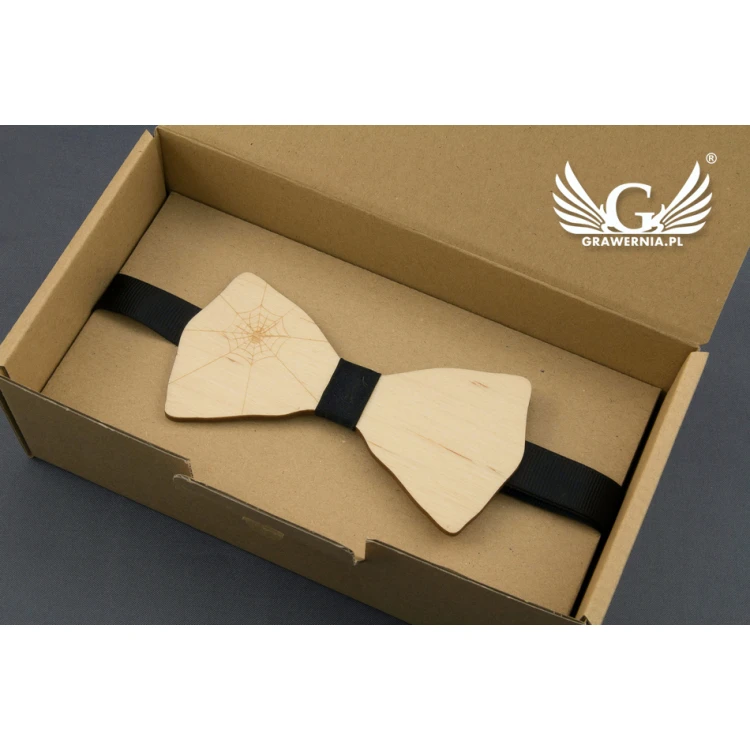 Mucha drewniana - wycinana i grawerowana laserem - MDR029