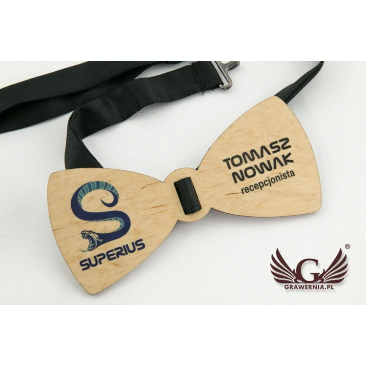 Mucha z drewna identyfikator - kolorowy druk UV - MDR008