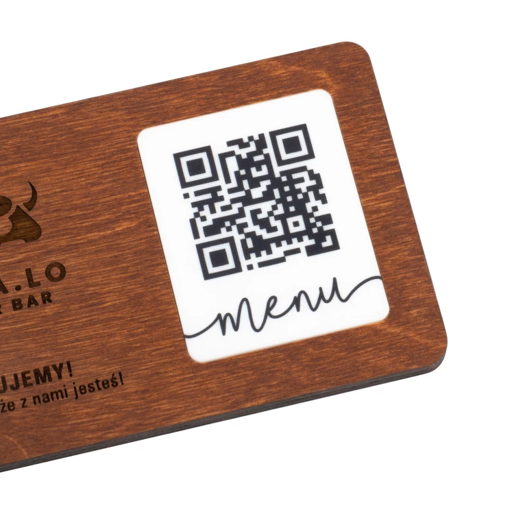 Menu z wymiennym kodem QR i logo firmy - drewno grawerowane - wym. 120x70mm - MEN024
