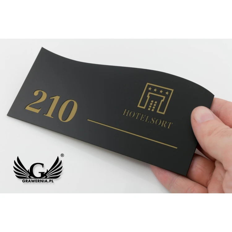 Numeracja drzwi - czarny mat exterior ze złotym grawerem - ND023 - wym. 150x70mm