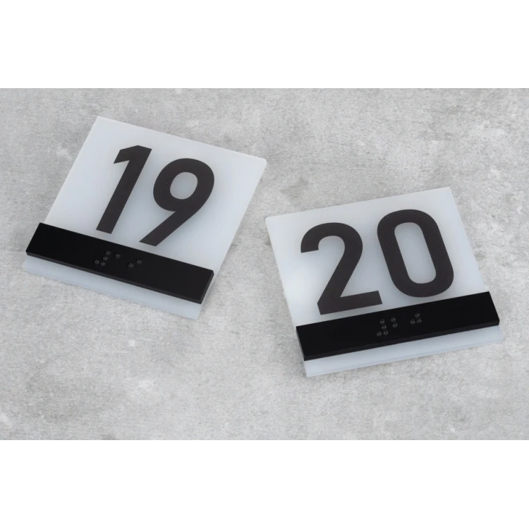 Numeracja - tabliczka z pismem Braille'a - wym. 75x75mm - akryl szroniony i ADA - NORD - TAB330