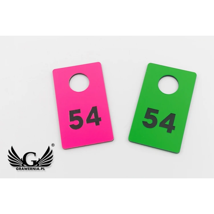 Numerki do szatni grawerowane - PROSTOKĄT NEON - wym. 30x50mm - grubość 1.6mm - NSZ009